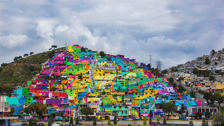 El mayor mural de México pintado sobre las casas de un barrio erradica la violencia