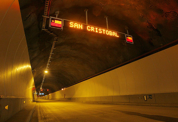 Trabajadores del túnel San Cristóbal podrían ir a paro