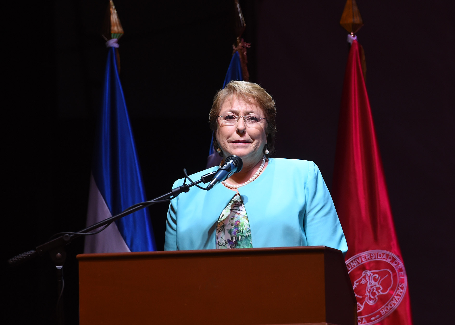Bachelet busca empoderarse: “Porque Chile necesita emprender reformas, necesitamos una clase política legitimada que las conduzca”