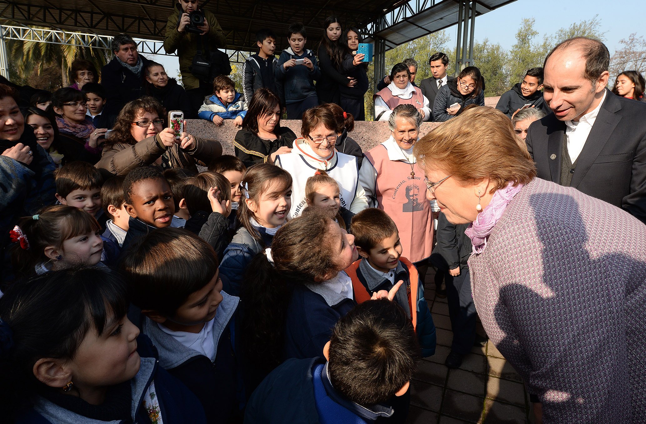 Bachelet «El debate que Chile requiere es de mayor altura y de mayor solidaridad»