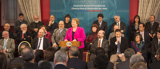 Bachelet recibió informe de la comisión presidencial ciencia para el desarrollo  de Chile