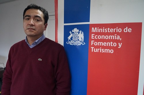 Representante de Subsecretaría de Pesca pasa a ser director de patronal salmonera en Aysén