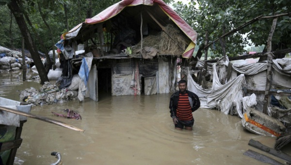 Más de 160 personas mueren en la India por inundaciones