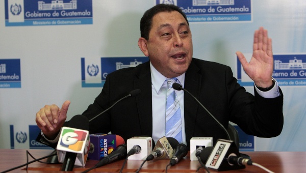 Guatemala: exministros de Pérez Molina abandonaron el país