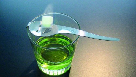 5 mitos ridículos sobre el alcohol que probablemente te creíste