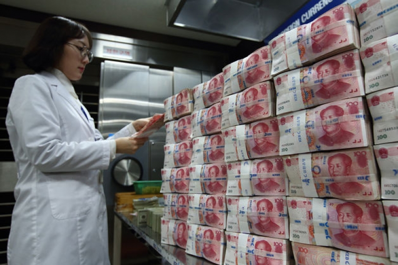 China sacude a mercados mundiales con sorpresiva devaluación, golpeando con fuerza al peso chileno y el cobre