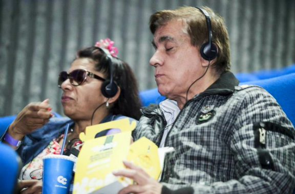 Llegó el cine para ciegos e hipoacúsicos en Colombia