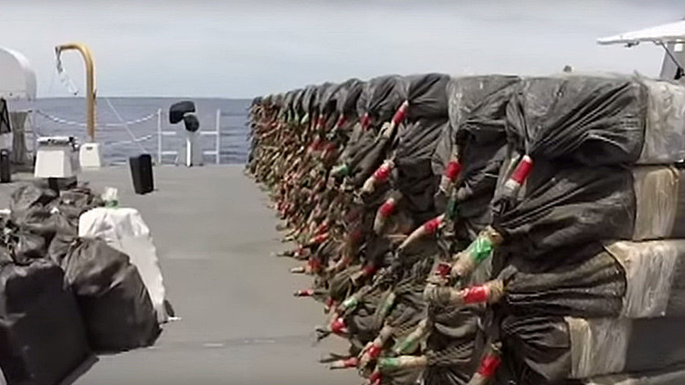 La Guardia Costera de EE.UU. pierde casi 2 toneladas de cocaína en el Pacífico