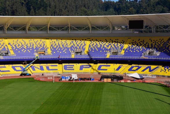El incierto futuro del estadio más caro de Chile