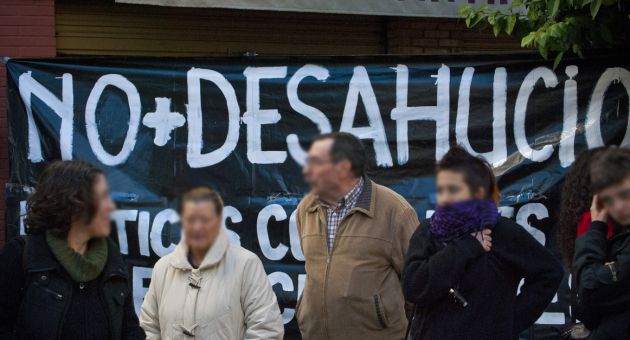 Gobierno de España prohíbe desahucios hasta finalizar el estado de alarma