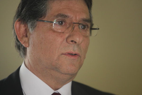 Enrique Villanueva presentó recurso de queja ante la Corte Suprema