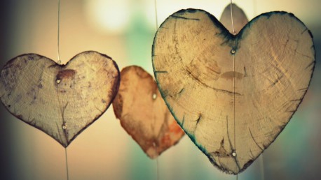 Frases de canciones románticas que no deberíamos validar