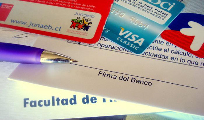 Injuv solicita a Ues, institutos y CFT eliminar las tarjetas estudiantiles ligadas a los bancos 
