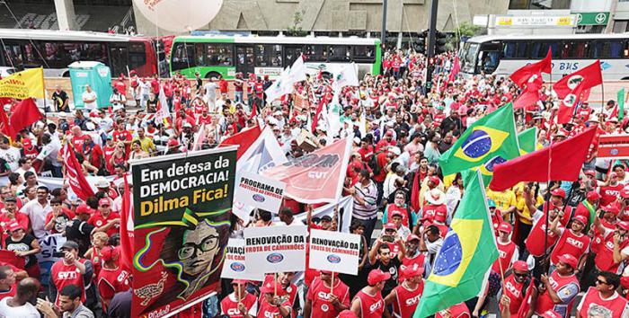 «No más golpes», el grito de las marchas de apoyo a Dilma Rousseff en Brasil