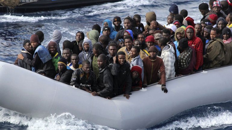 Ya son más de 300.000 los migrantes llegados a Europa por el Mediterráneo en 2015