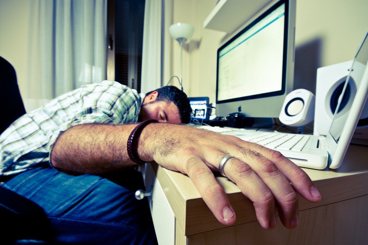 Breve guía de sueño polifásico: ¿es posible dormir 2 horas diarias sin volverse un zombi?