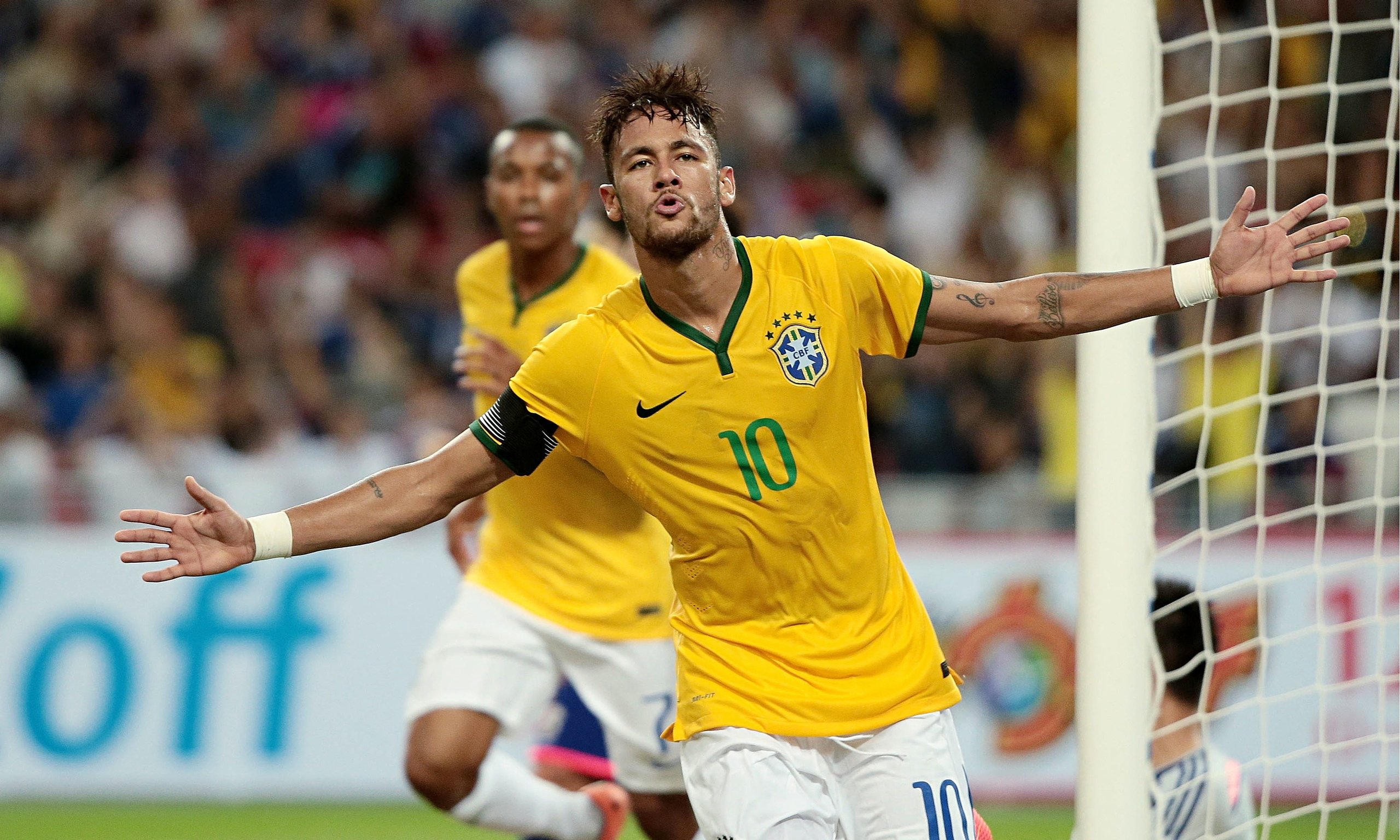 Brasil apela por castigo a Neymar