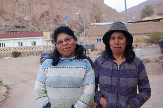 Dos mujeres indígenas cambiaron su vida y la de su aldea mediante la energía solar
