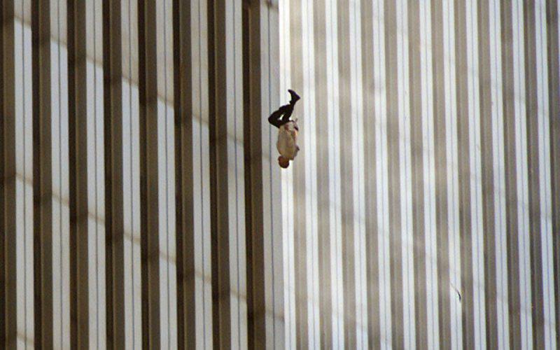 La historia detrás de la foto más censurada del 11-S