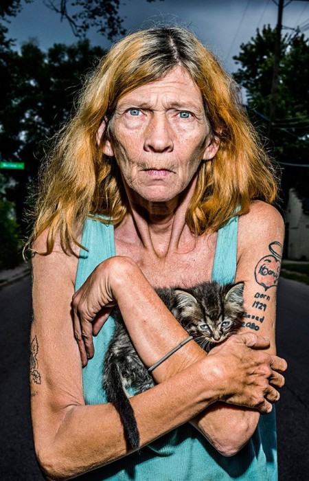 ¡Provocador! Mira esta serie de fotografías de personas marginadas