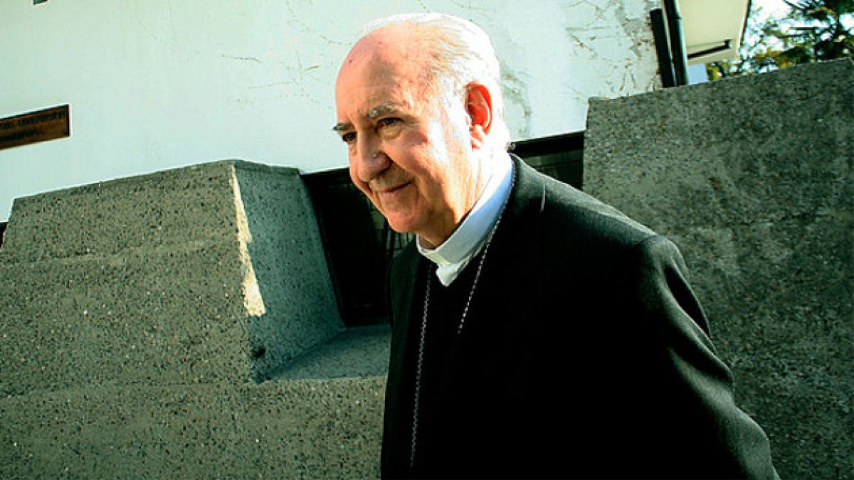 Ex arzobispo Errázuriz declarará por caso Karadima