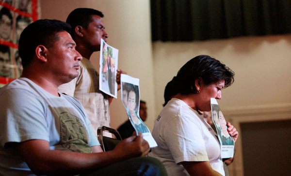 Padres de los 43 estudiantes mexicanos desaparecidos harán huelga de hambre