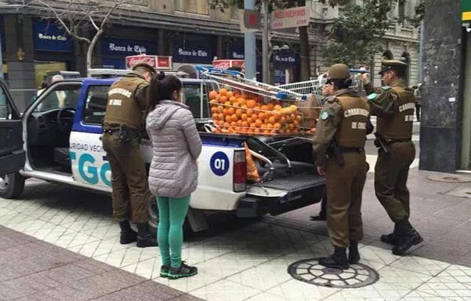 Dando jugo: Las burlas a Carabineros por decomiso de carro de naranjas