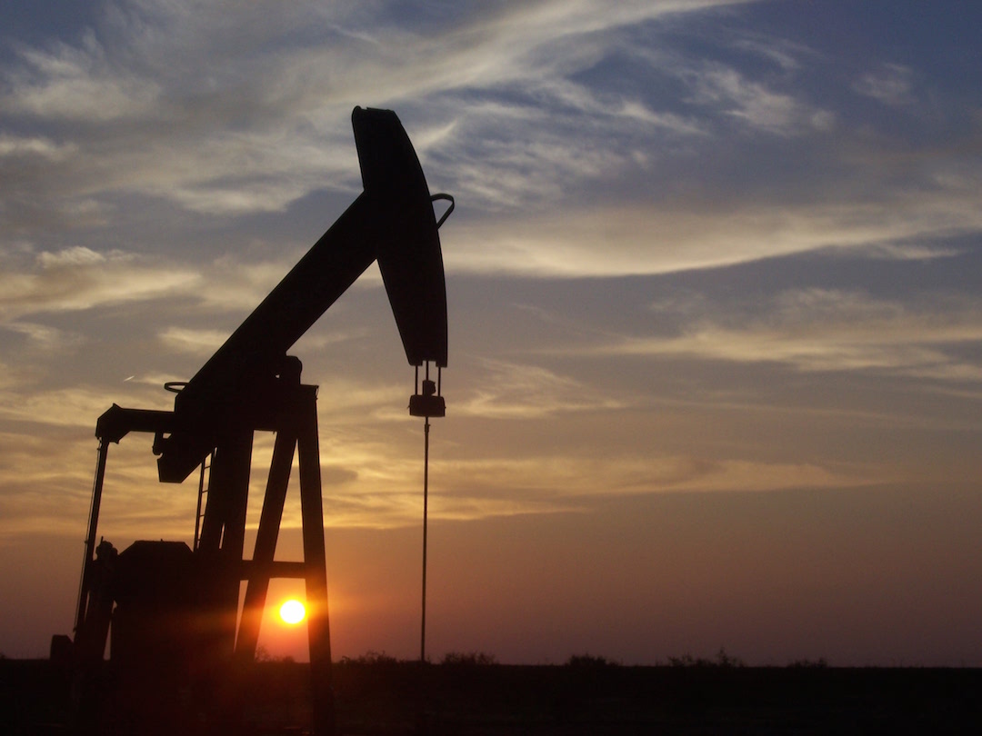Cae un 3.9% el precio del petróleo y llega a los u$s 44.15