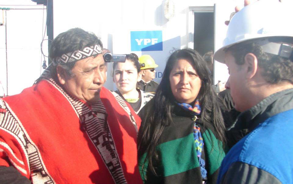 Comunidad mapuche ocupa oficina central de YPF en Neuquén
