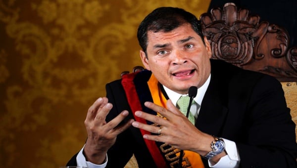 Correa recuerda valentía del pueblo en golpe de Estado de 2010
