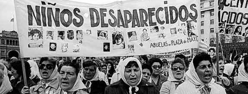 Abuelas de Plaza de Mayo: la historia de los 11 niños desaparecidos junto a sus familias