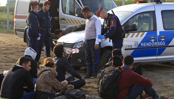 Hungría intercepta a 366 refugiados en frontera con Serbia