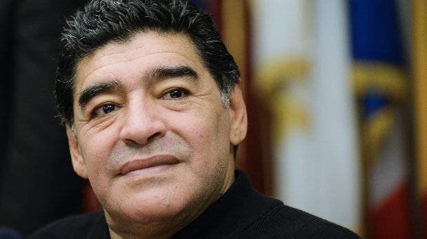 Maradona vuelve a polemizar con Blatter y Platini