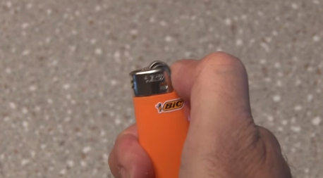 Conoce el truco de supervivencia para “revivir” un encendedor sin gas