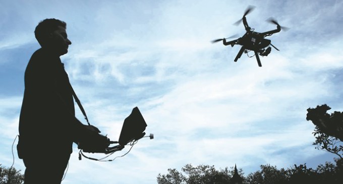 Organizaciones presentan recurso de protección por uso de drones de vigilancia