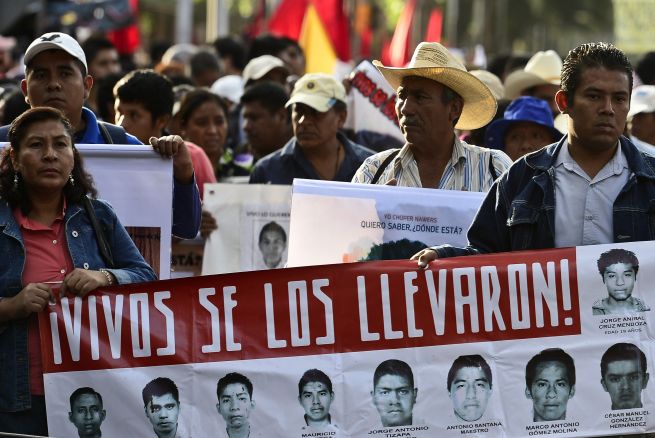 43 normalistas: Peña Nieto volverá a reunirse con los padres de los estudiantes desaparecidos