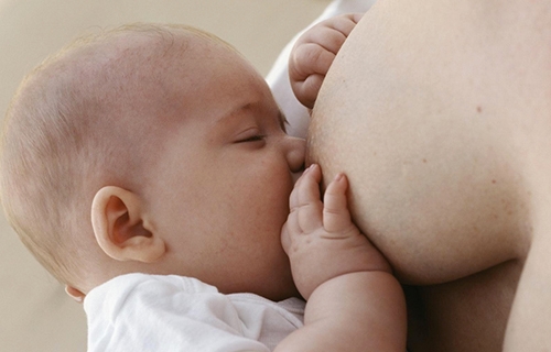 Lactancia materna prolongada: ¿Hasta qué edad es beneficioso amamantar a los hijos?