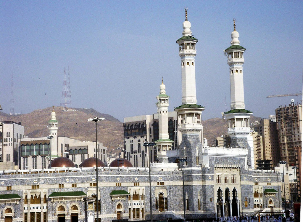 Decenas de muertos tras la caída de una grúa sobre la mezquita más grande del mundo en Meca