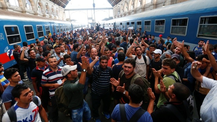 Primer ministro húngaro: «Schengen se desintegra sin una respuesta adecuada a la crisis migratoria»