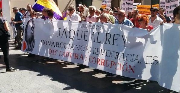 Una nueva protesta contra la monarquía recorre Madrid