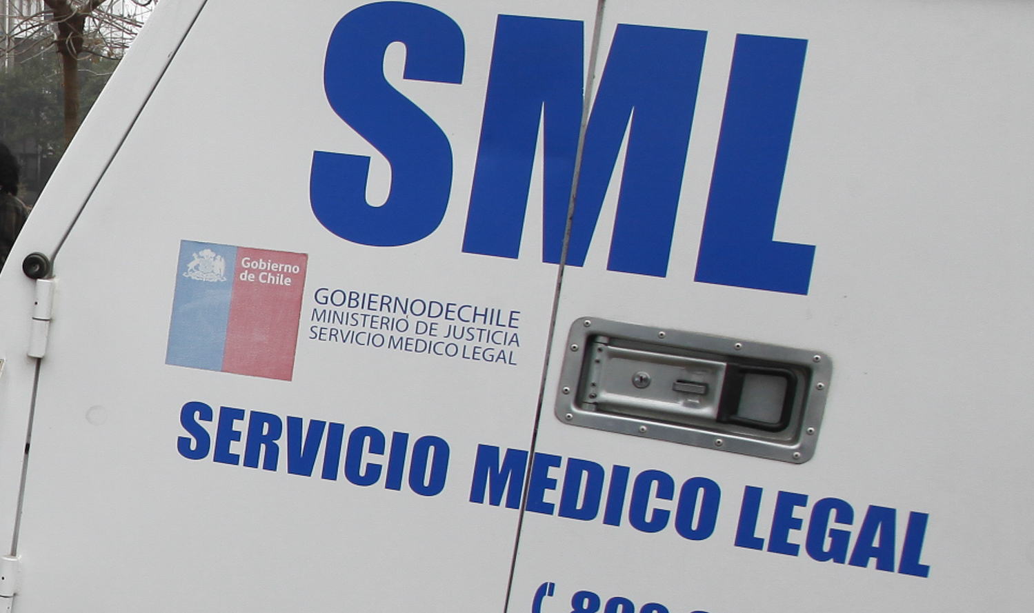 Funcionarios del Servicio Médico Legal en paro indefinido