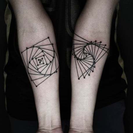 Inspírate con estos hermosos modelos de tatuajes geométricos
