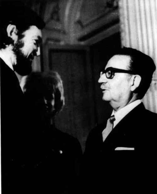 La relación de Julio Cortázar con Salvador Allende: “si yo fuera una mujer  chilena y me naciera un hijo, antes que llamarlo Augusto, lo llamaría Hijo  de Puta”