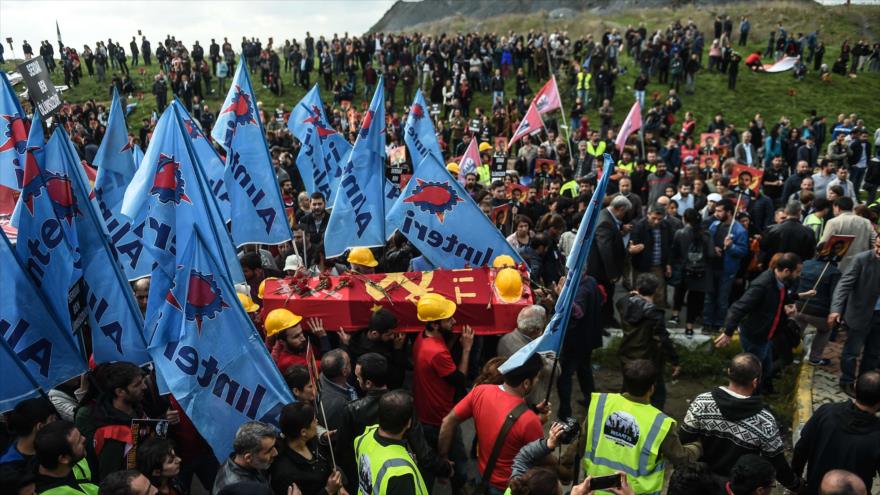 Miles de manifestantes gritan en Turquía “Erdogan asesino”