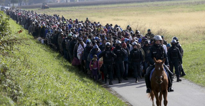 Eslovenia aprueba desplegar al Ejército en la frontera en medio  de la crisis migratoria