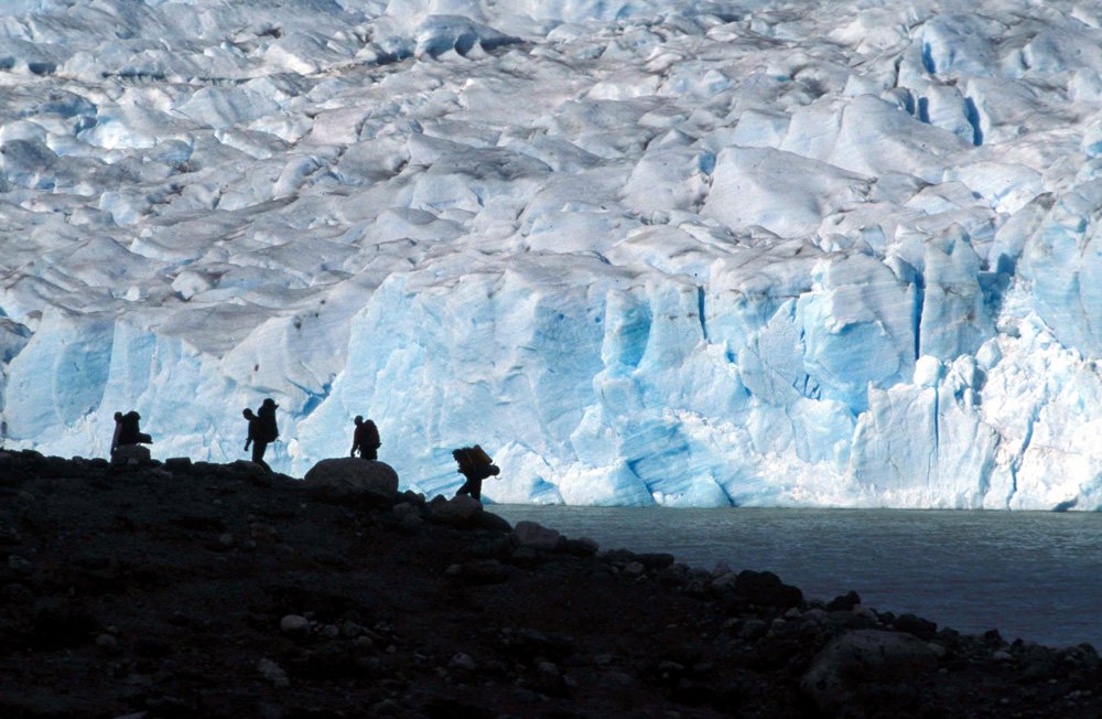 Llaman al Presidente Gabriel Boric a proteger los glaciares y las instituciones que los resguardan