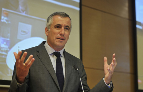 Rector U. Adolfo Ibáñez: “Obligo a mis alumnos una vez al año a bajar a Peñalolén a trabajos sociales”