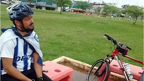 Seis días en bici para ver a Talleres campeón