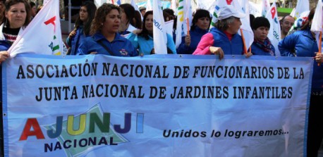 Trabajadores de la Junji llegan a acuerdo con institución y suspenden el paro