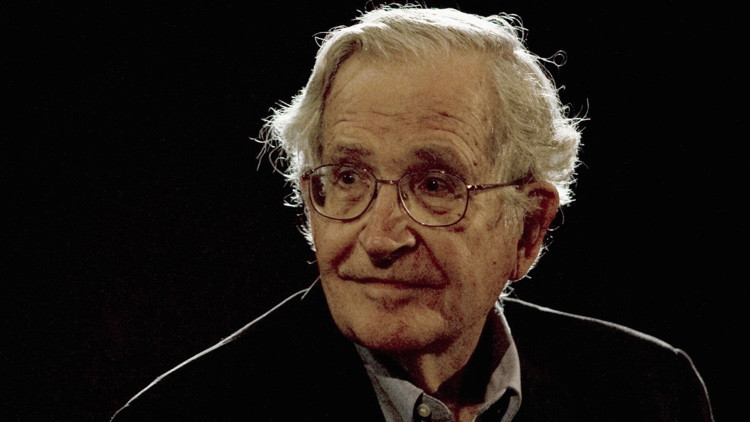 Chomsky: «Erdogan es un asesino con un régimen autoritario»